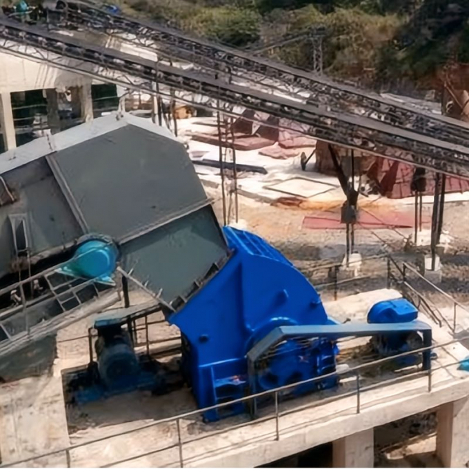 PCG烘干锤式破碎机